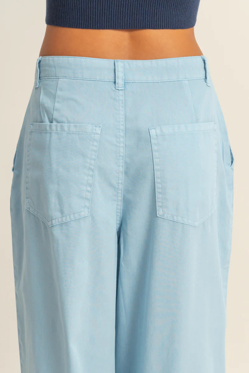 PANTALÓN CON PINZAS