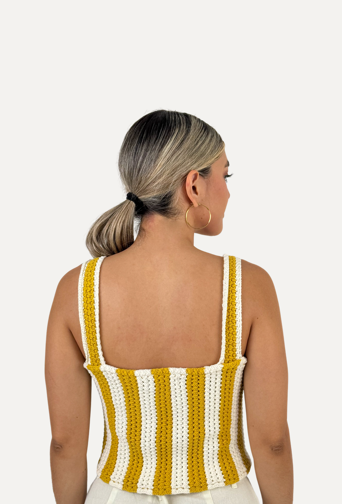 TOP BY THE BEACH