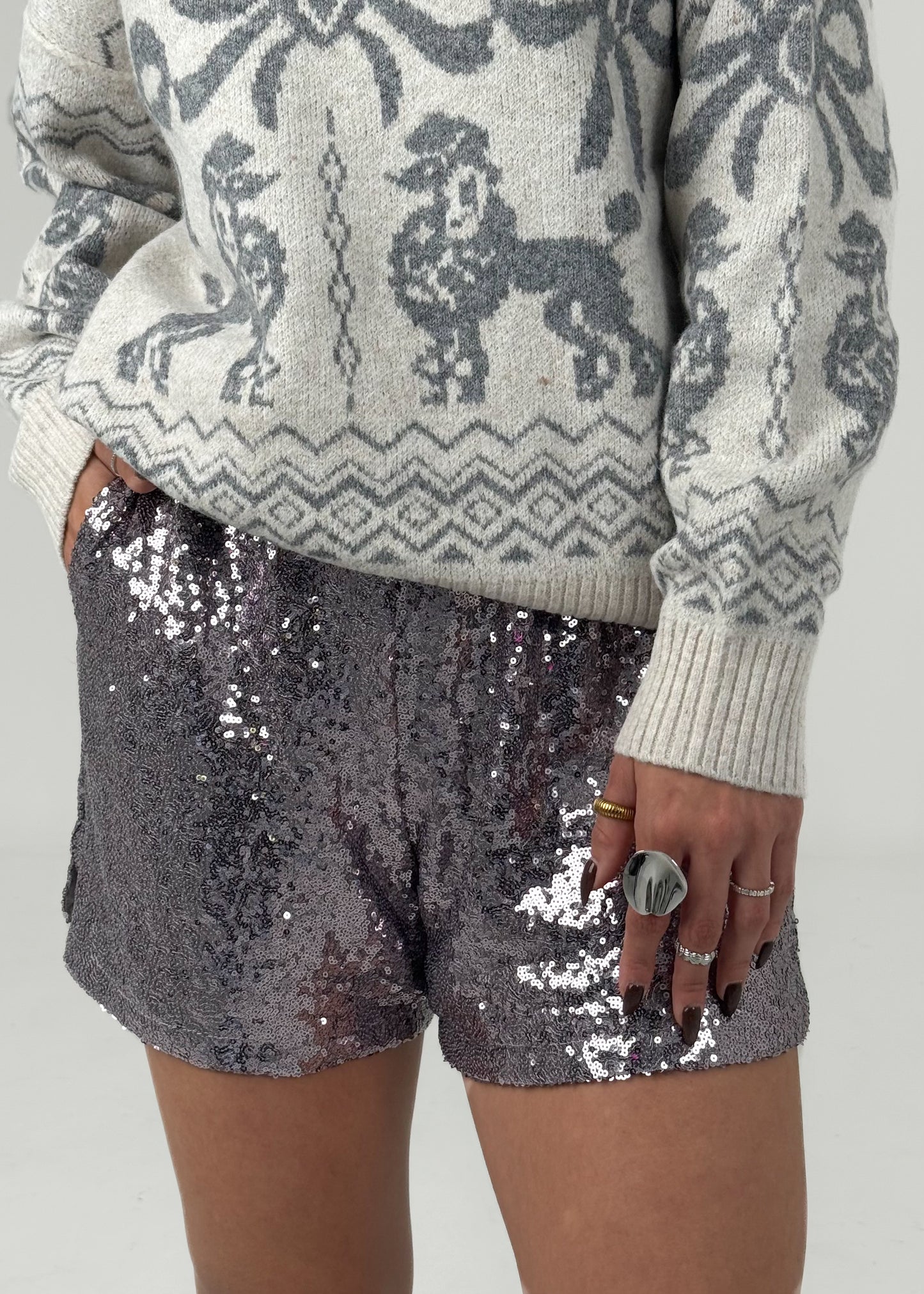 SHORT SEQUINS