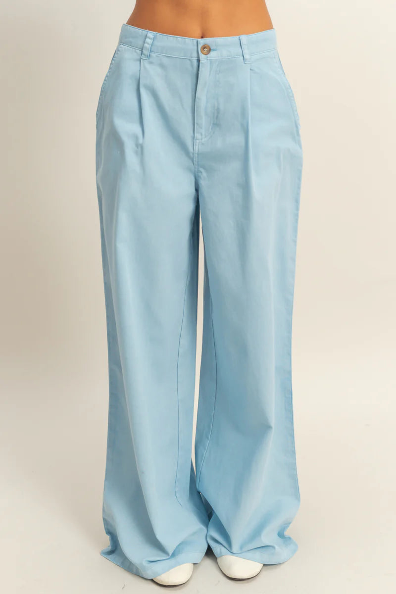 PANTALÓN CON PINZAS